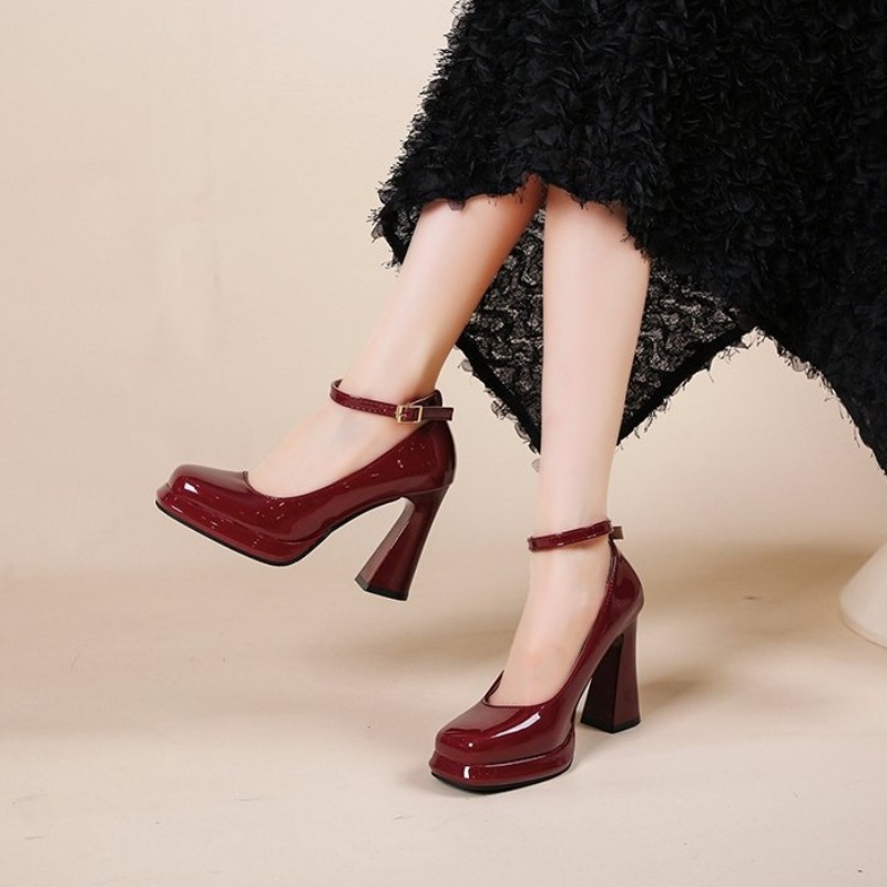Leather Classic Strap - Modne buty na wysokim obcasie. Letnie