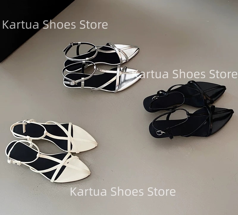 Damskie czarne sandały z lakie – Leather Classic Strap recenzja i cena